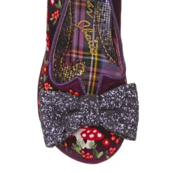 Heel-Irregular Choice Forest Forager